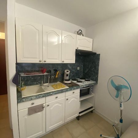 Joli Studio Neuf Av Terrasse A 50 M De La Mer Et Gare Рокбрюн-Кап-Мартен Екстер'єр фото