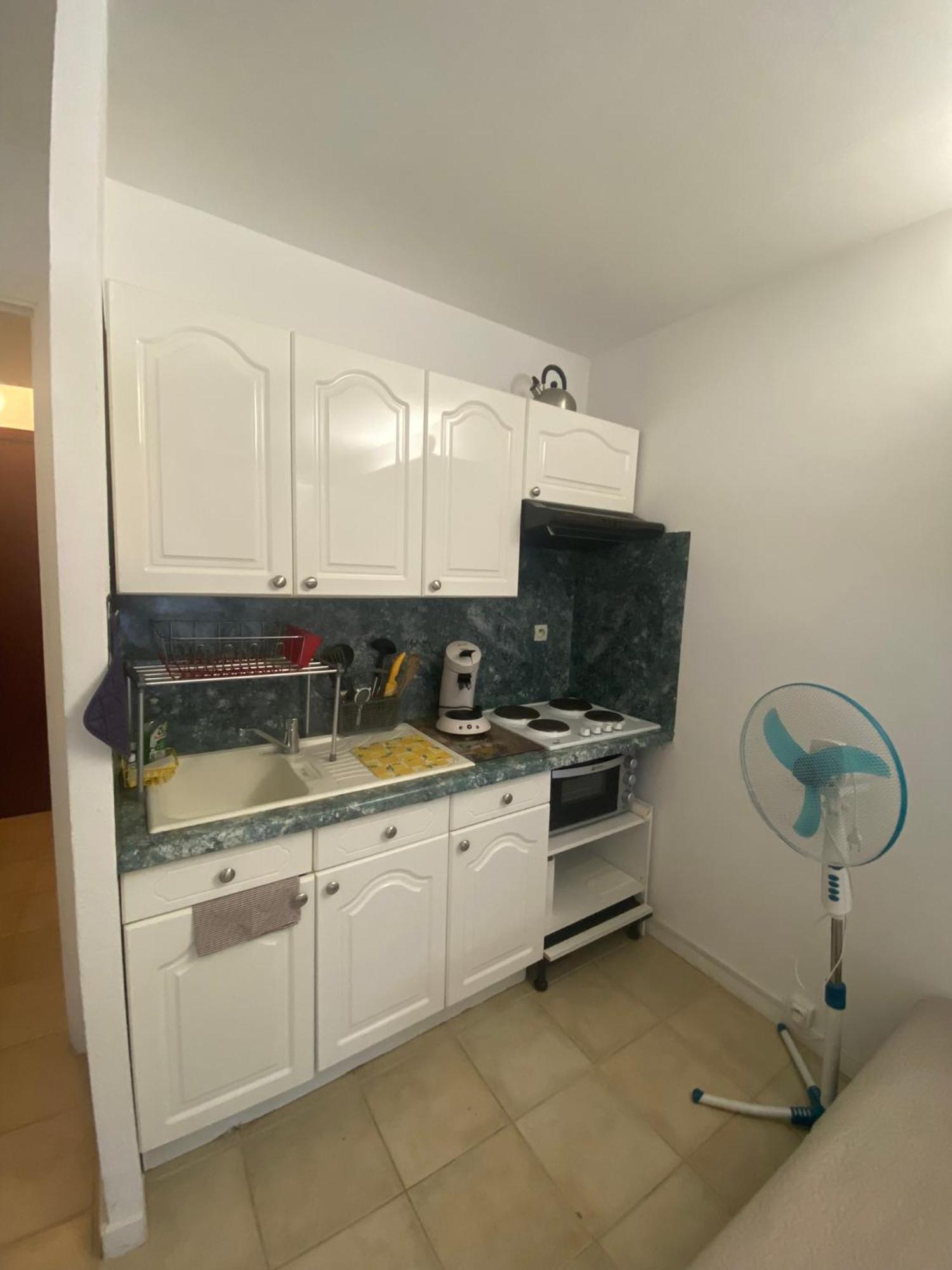 Joli Studio Neuf Av Terrasse A 50 M De La Mer Et Gare Рокбрюн-Кап-Мартен Екстер'єр фото